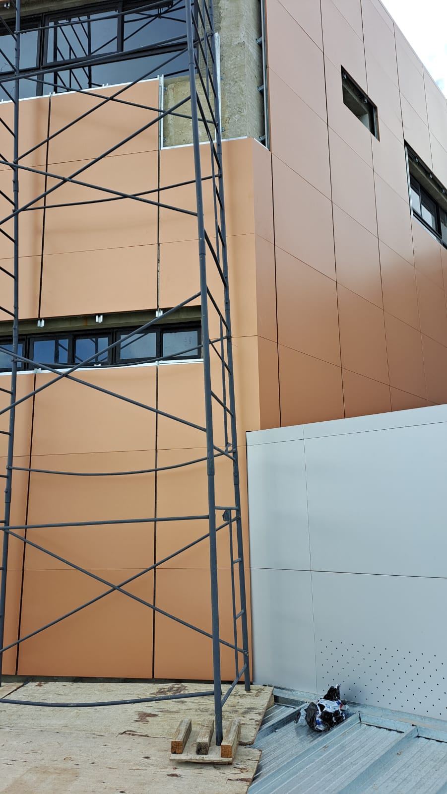Frente integral de aluminio